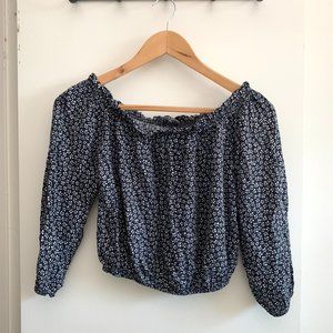 🤍 Brandy Melville Off the Shoulder Floral Top